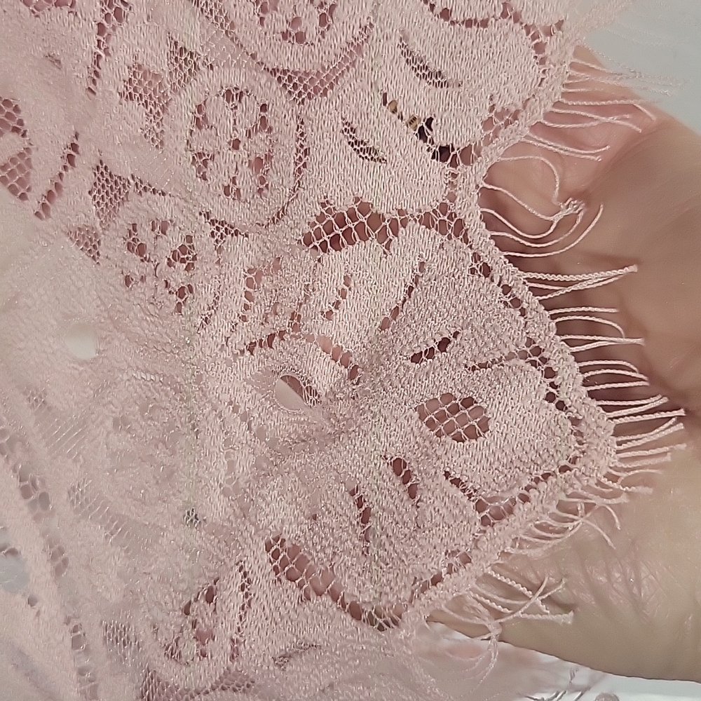 Pink lace blouse - Picture 2 of 6